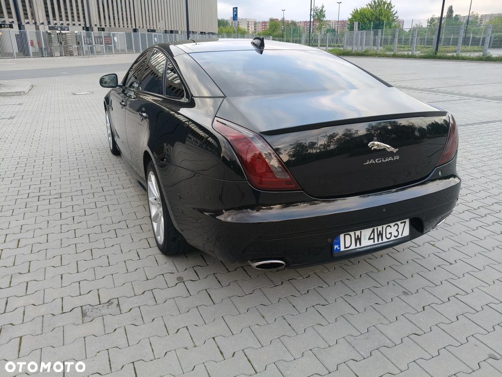 Jaguar XJ 3.0 D V6 R-Sport - 9