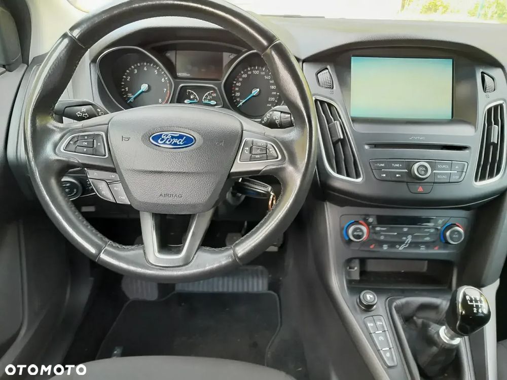 Ford Focus 1.0 EcoBoost Titanium - 11