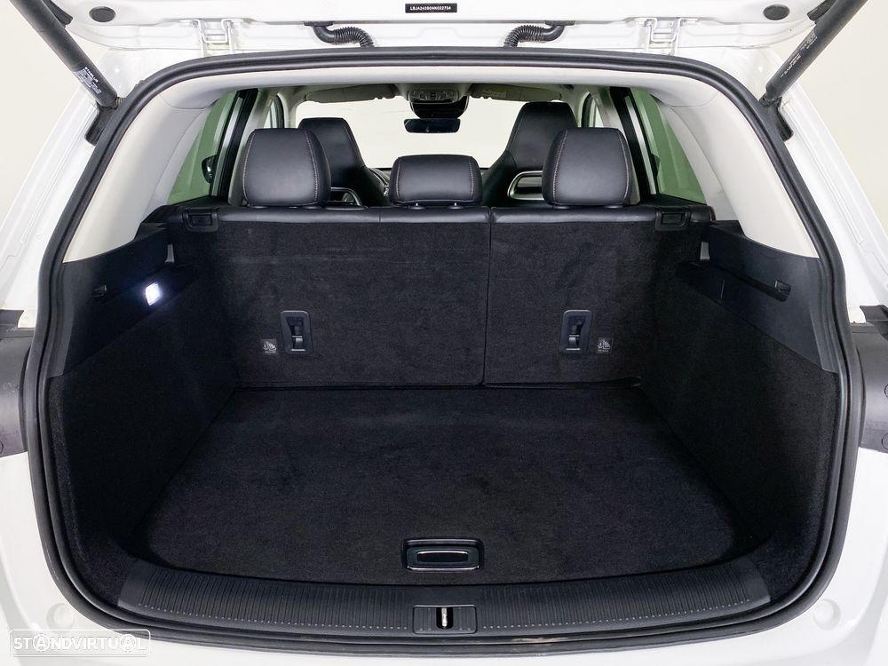 MG EHS 1.5 T-GDI Plug-in Hybrid Luxury - 8