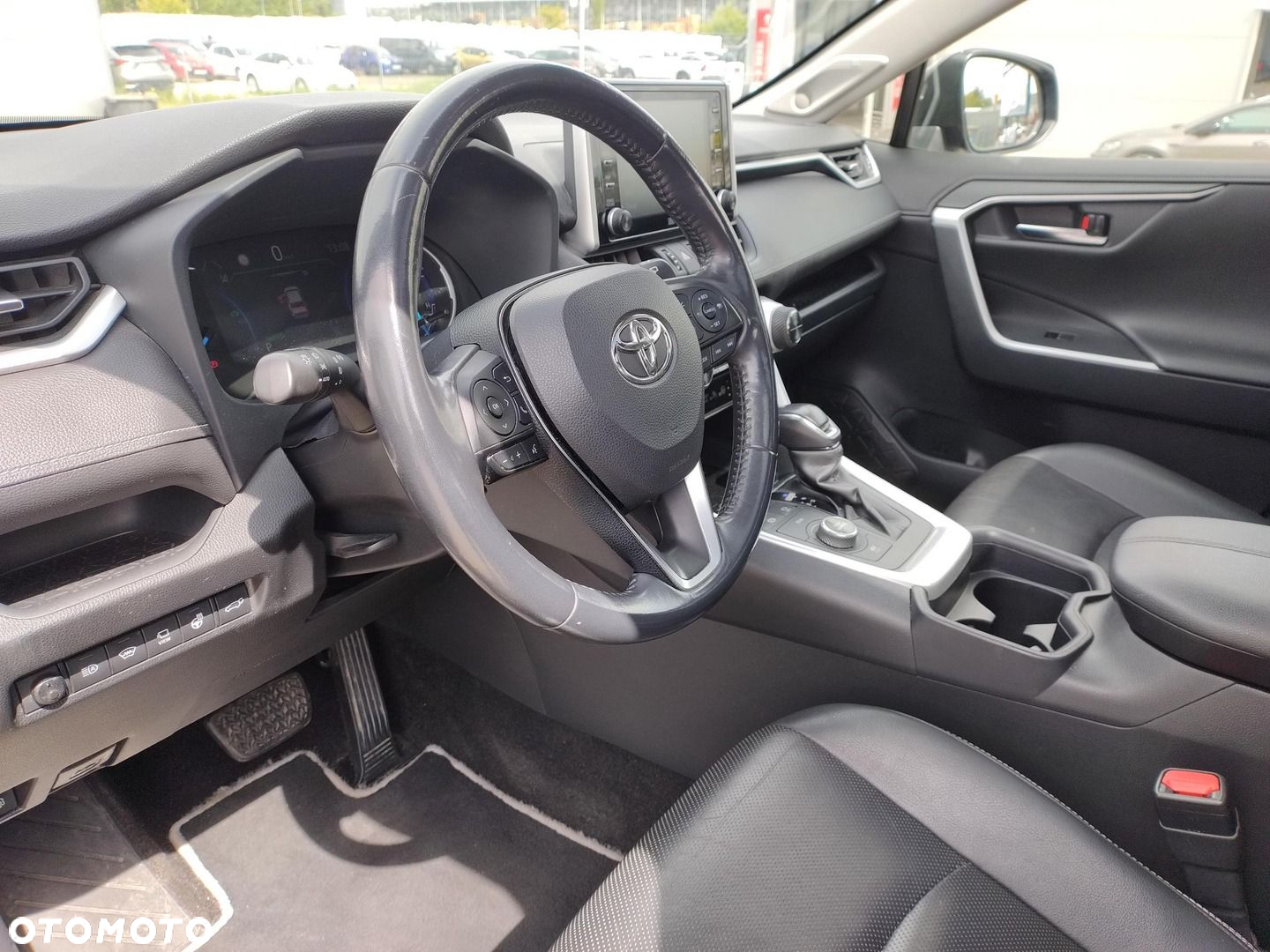 Toyota RAV4 - 16