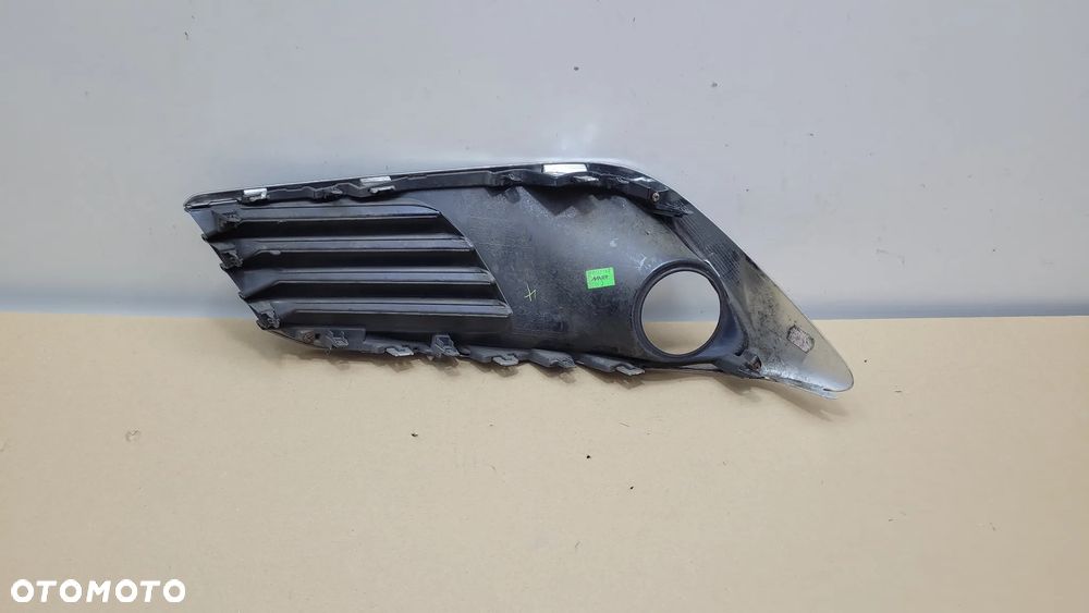 TOYOTA AURIS II E18 15-18 LIFT KRATKA RAMKA HALOGENU PRAWA PRAWY PRZÓD 81481-02580 - 2