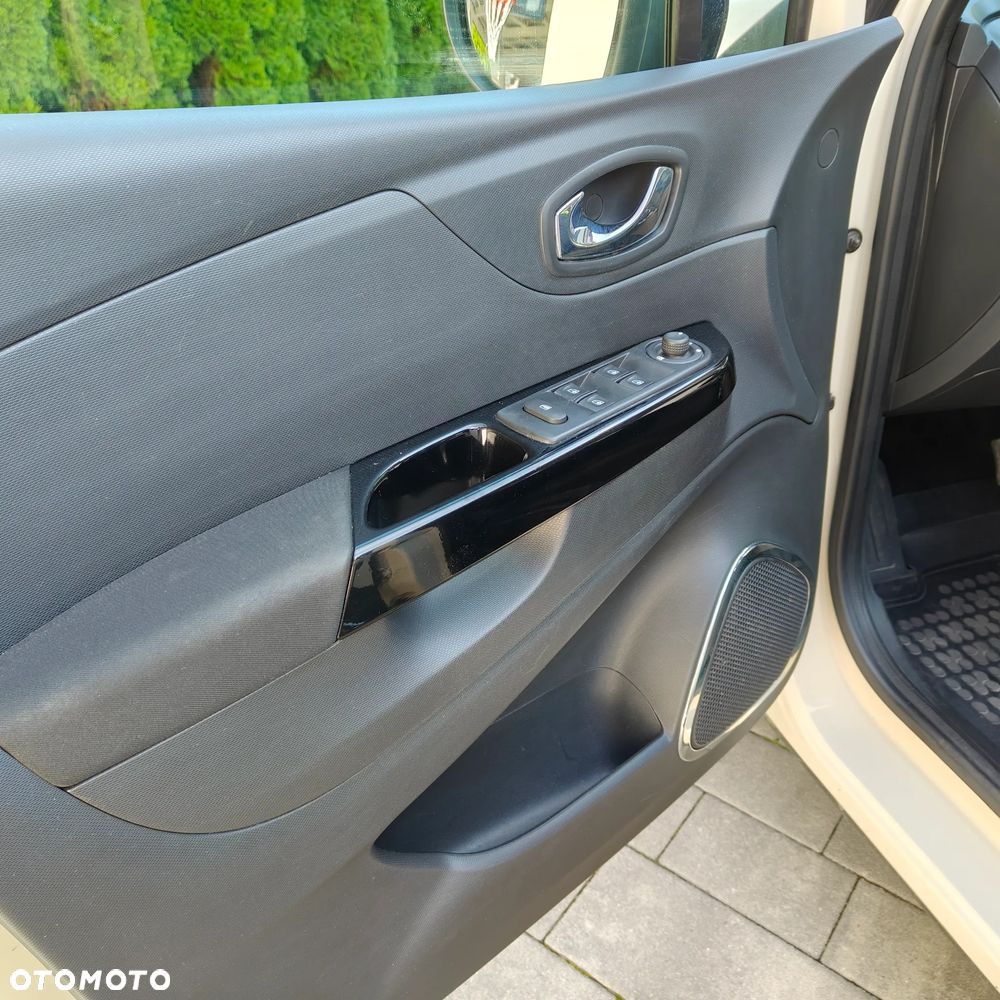 Renault Captur 1.2 TCe Intens EDC - 12