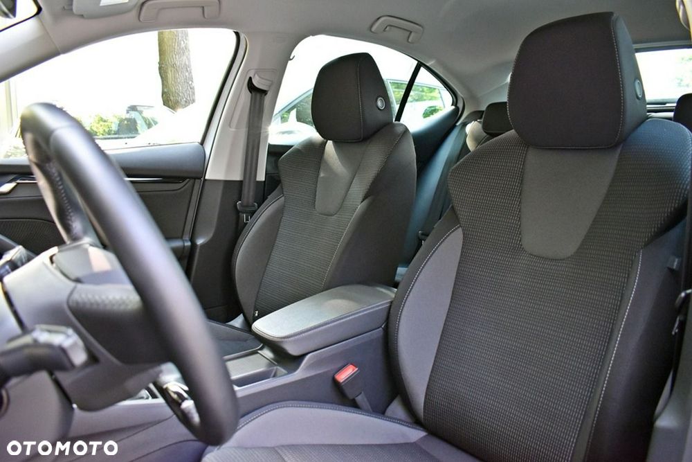 Skoda Octavia 1.5 TSI Selection - 11