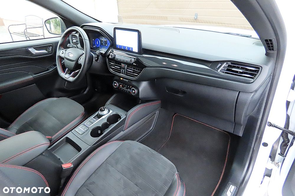 Ford Kuga 2.0 EcoBlue 4x4 ST-LINE X - 41