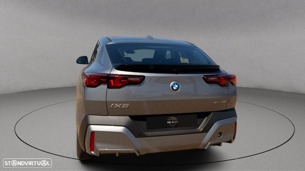 BMW iX2 eDrive20 - 10