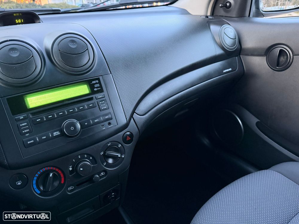 Chevrolet Aveo 1.2 LS - 23