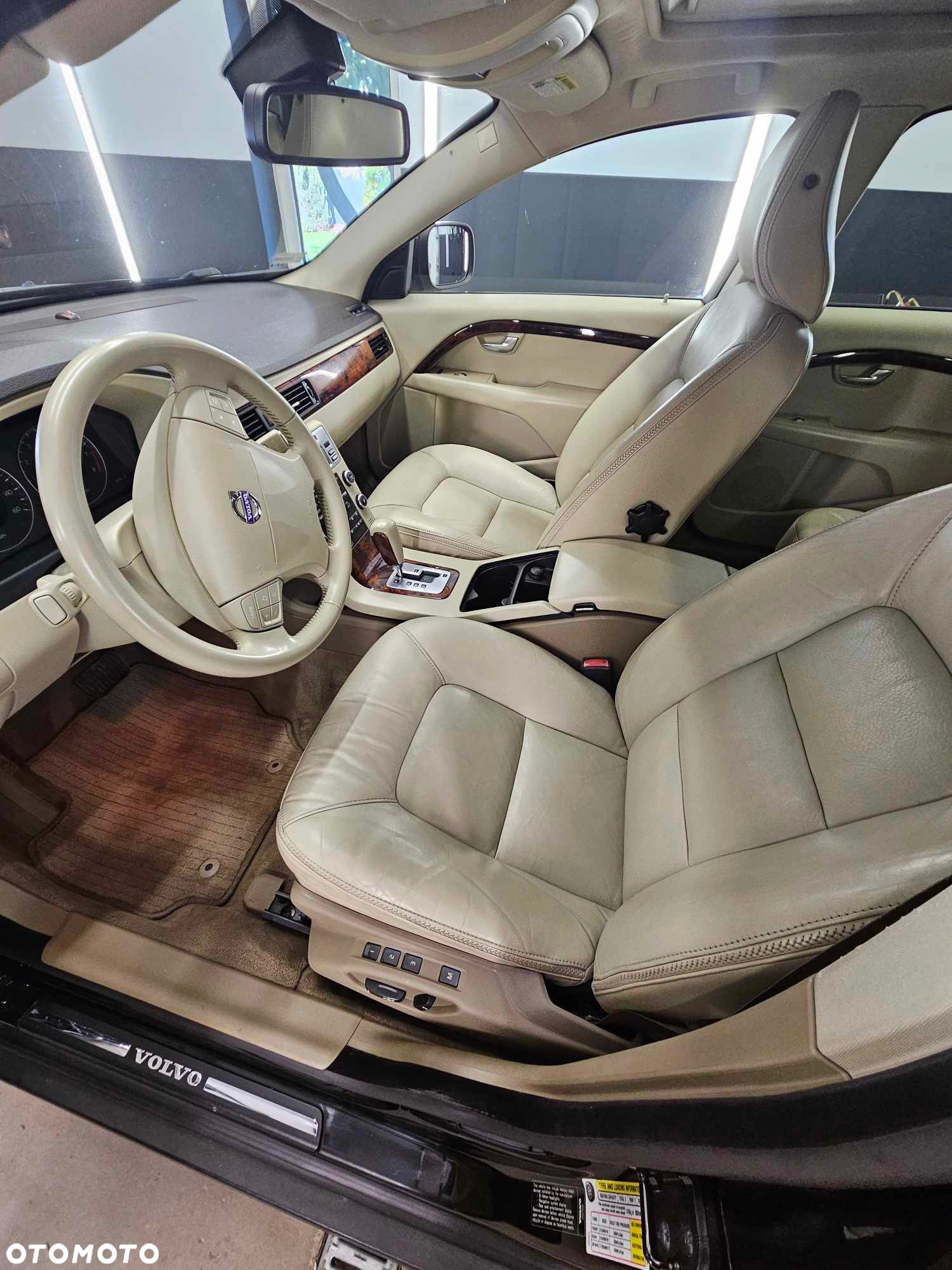 Volvo XC 70 3.2 AWD Momentum - 9