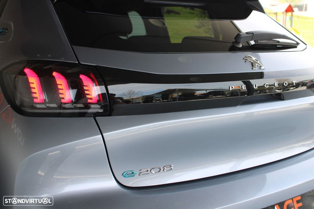 Peugeot e-208 50 kWh Allure - 30