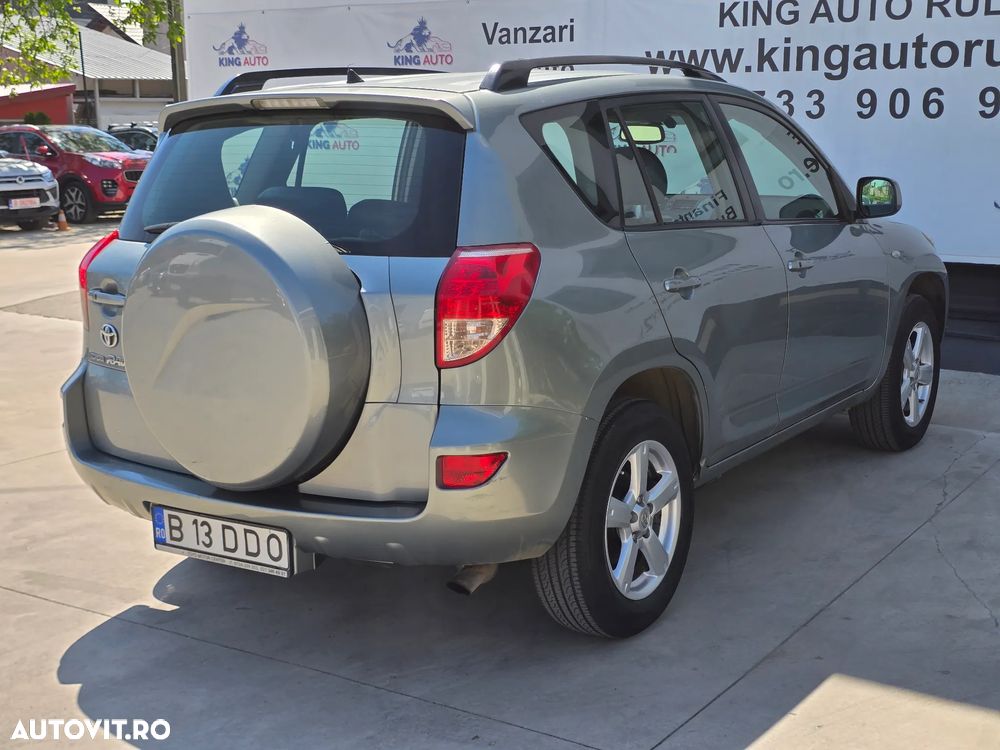 Toyota RAV4 - 3