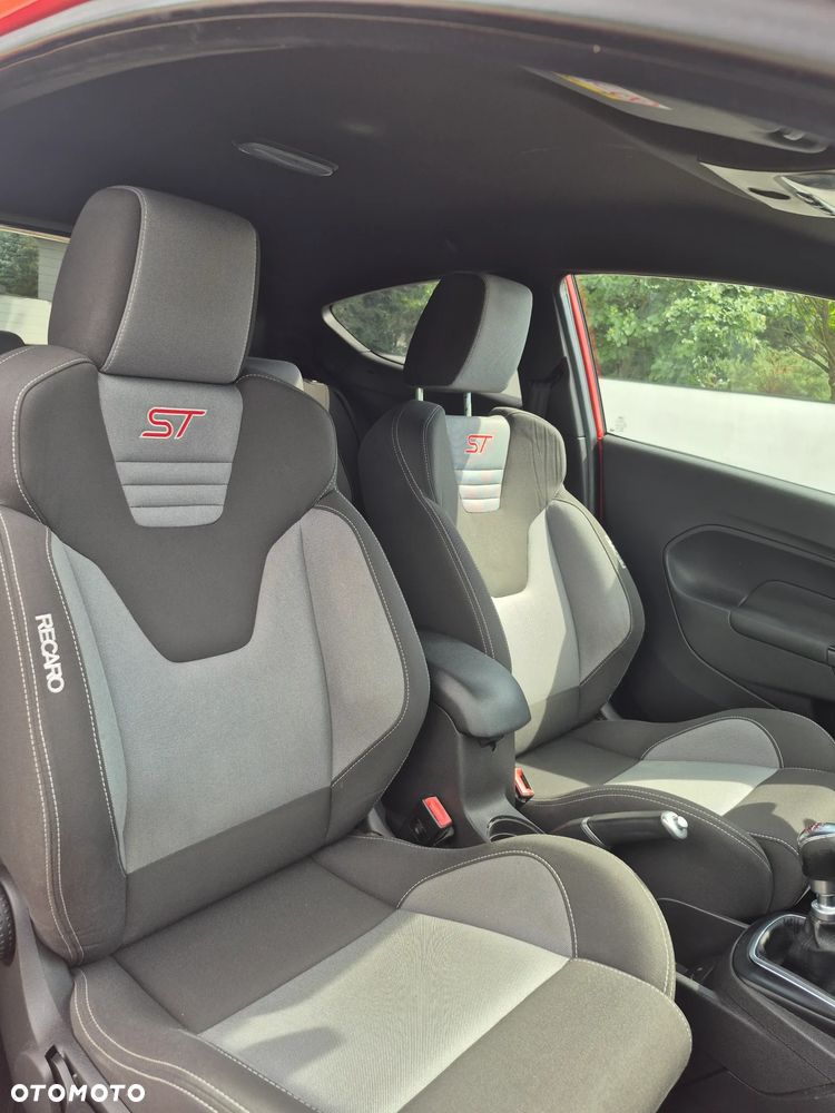 Ford Fiesta 1.6 EcoBoost ST - 14