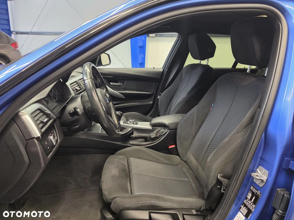 BMW Seria 3 320d Edition M Sport Shadow - 25