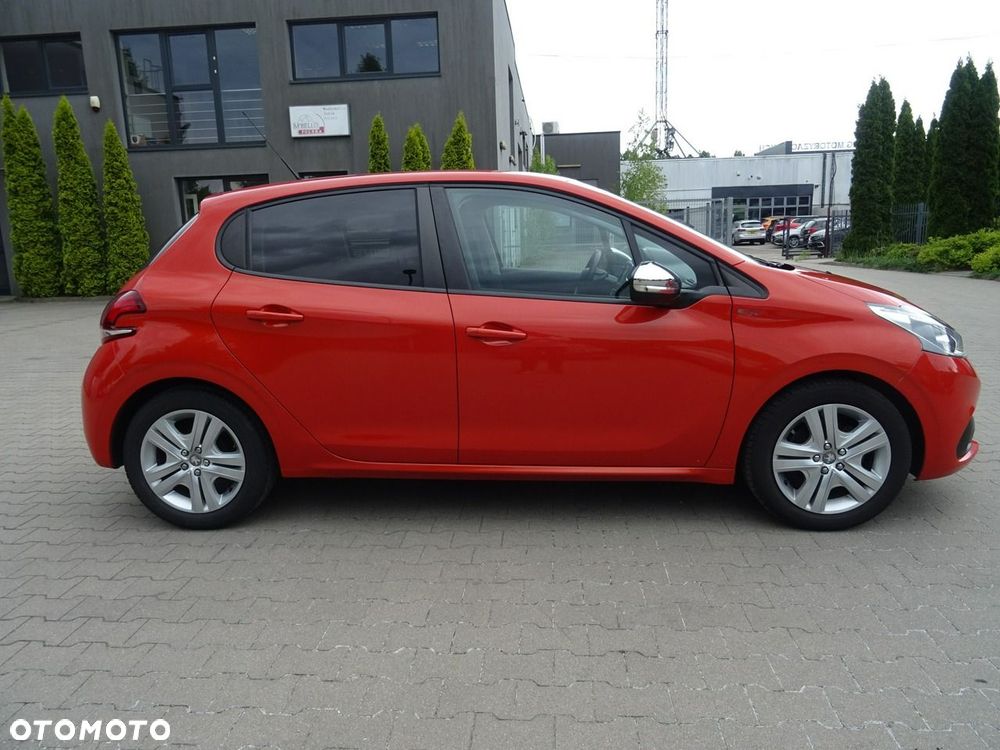 Peugeot 208 - 4