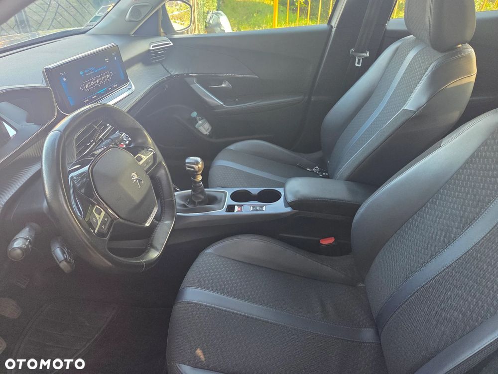 Peugeot 2008 - 10