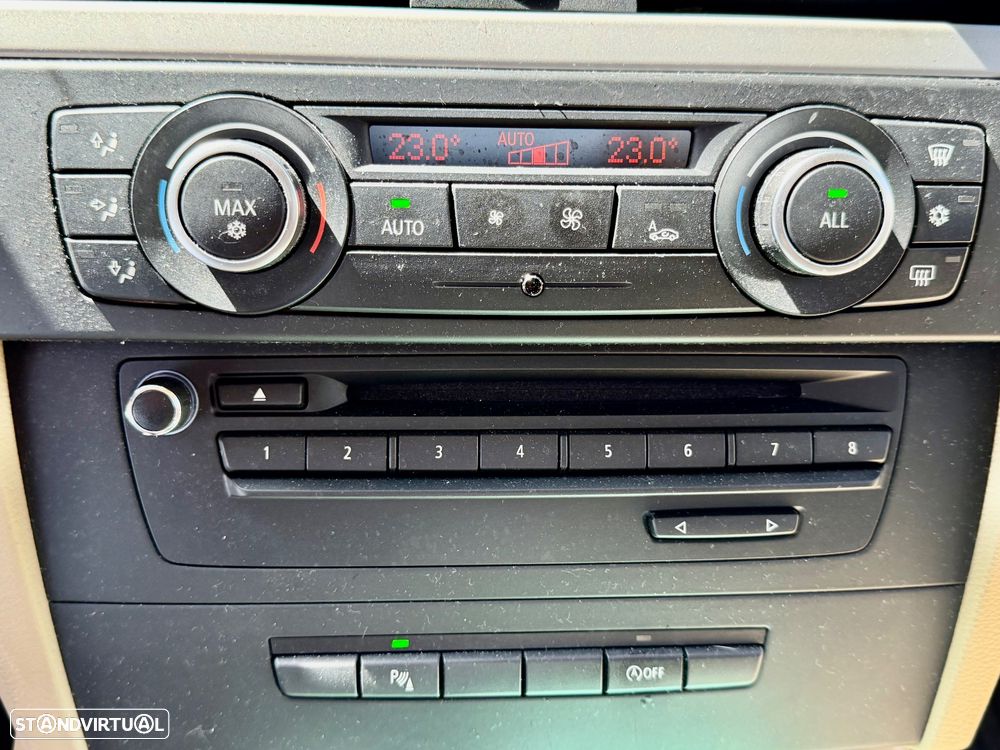 BMW 320 d EfficientDynamics Navigation - 19