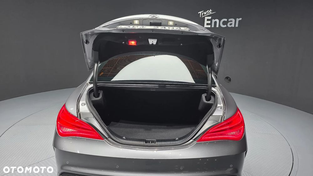Mercedes-Benz CLA - 10