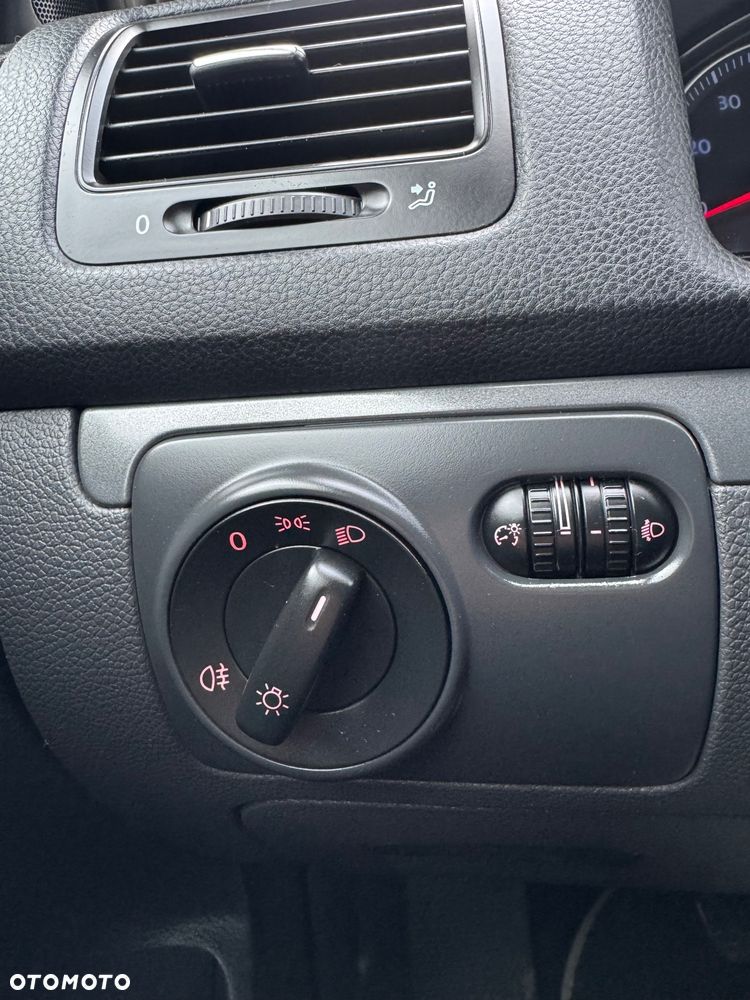 Volkswagen Golf - 26