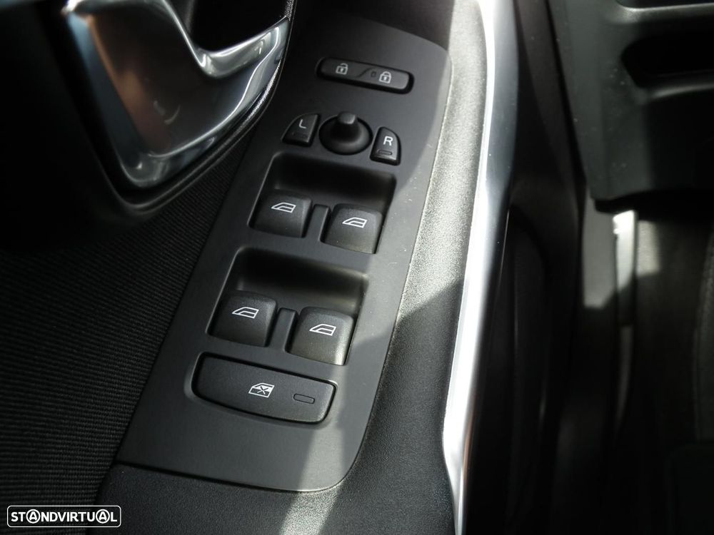 Volvo V40 1.6 D2 Momentum - 25