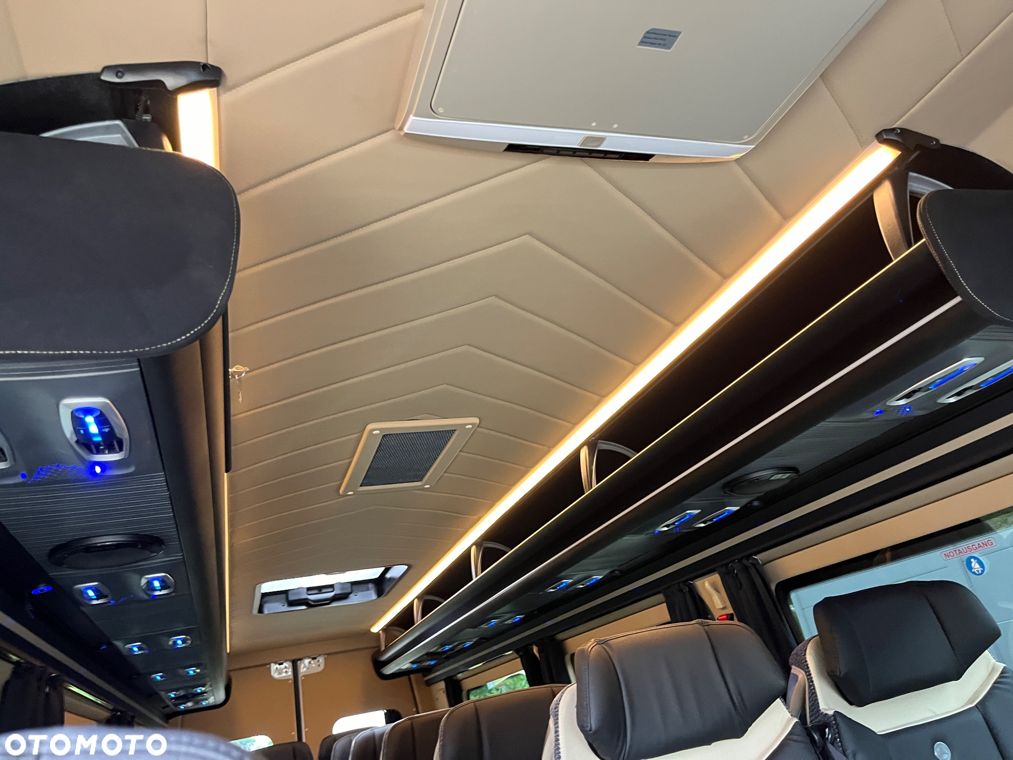 Mercedes-Benz Sprinter 519 - 23