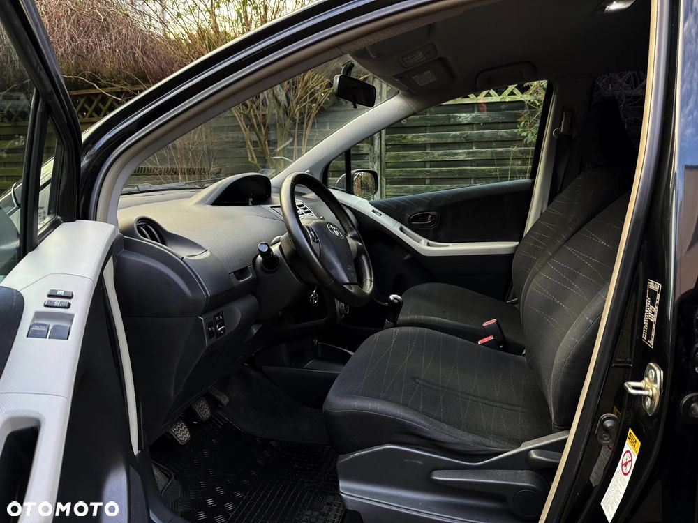 Toyota Yaris 1.3 Edition S - 14