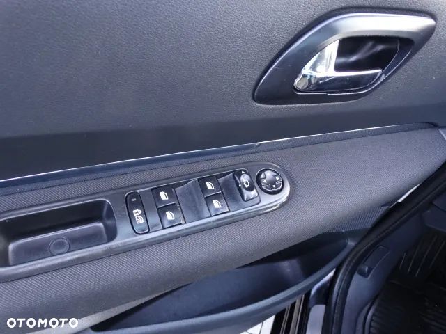 Peugeot 5008 HDI 150 Allure - 23