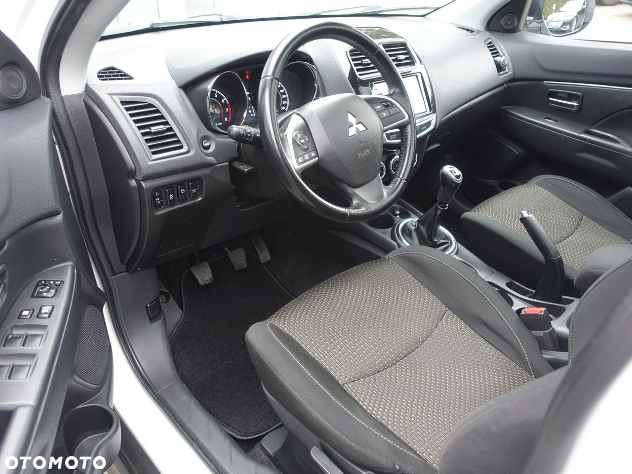 Mitsubishi ASX - 8