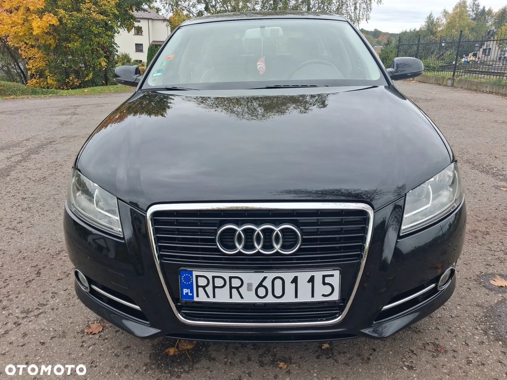 Audi A3 Sportback 2010 photo 2