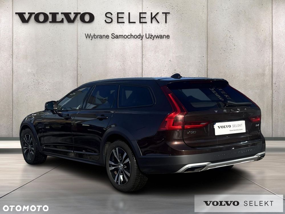 Volvo V90 Cross Country - 3