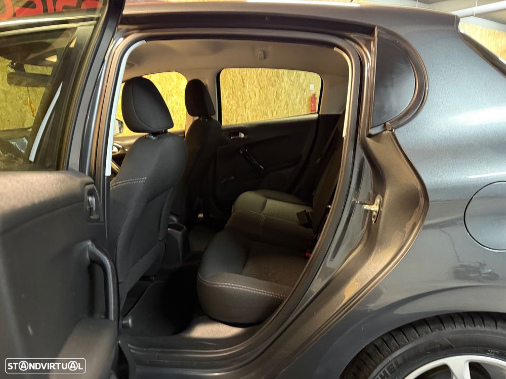 Peugeot 208 82 VTI Style - 8