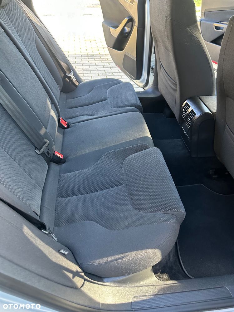 Volkswagen Passat - 39