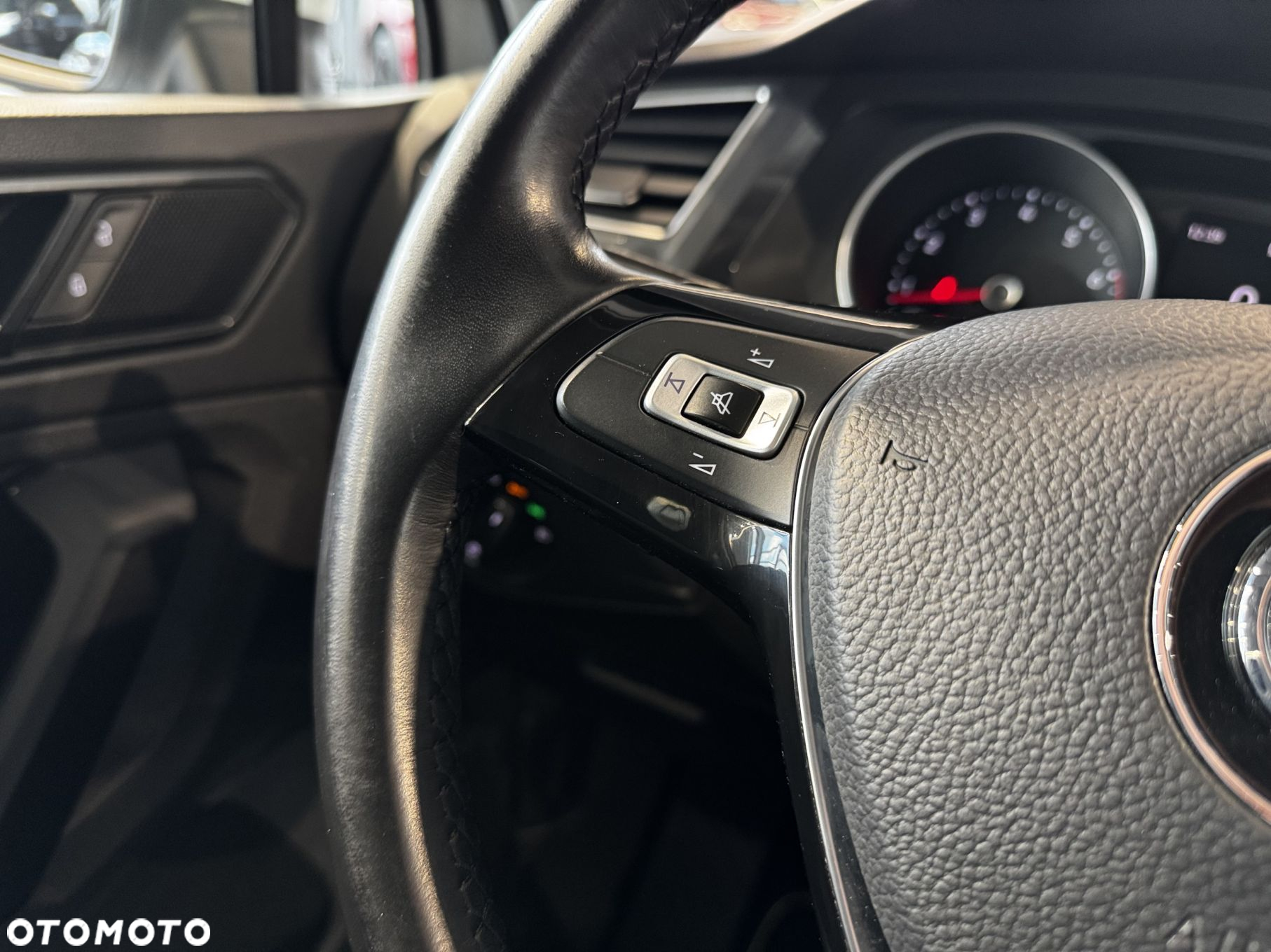 Volkswagen Tiguan - 22