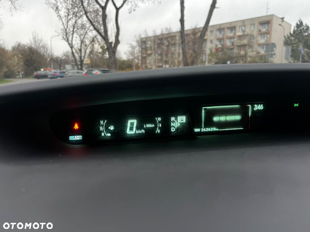 Toyota Prius (Hybrid) Comfort - 11