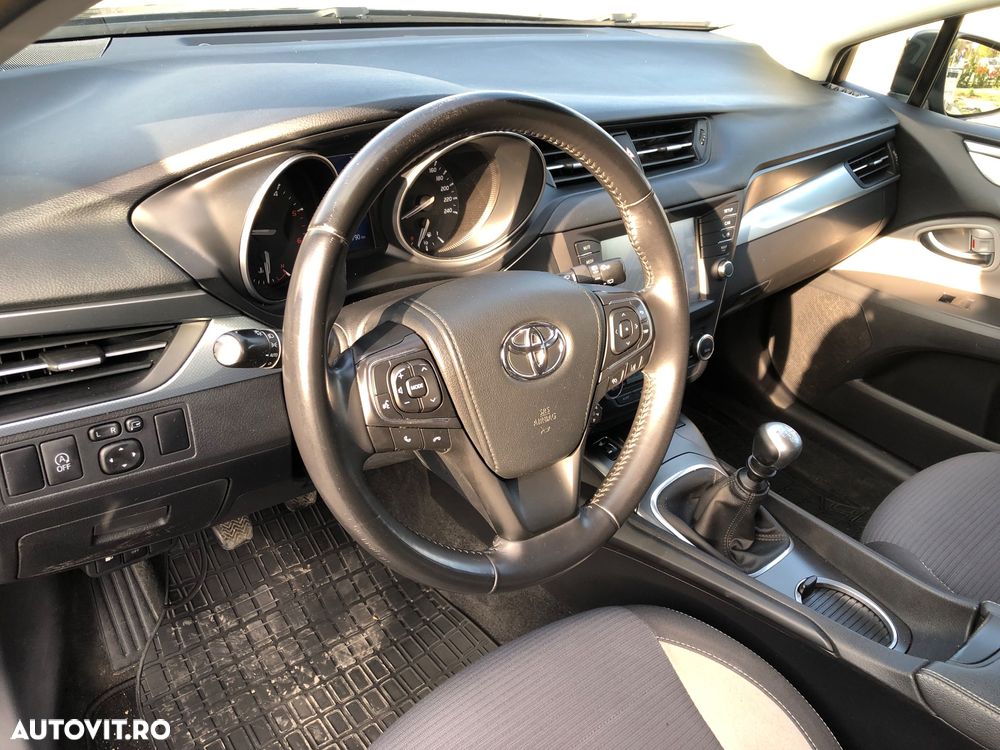 Toyota Avensis Touring Sports 1.6 D-4D Edition S+ - 13