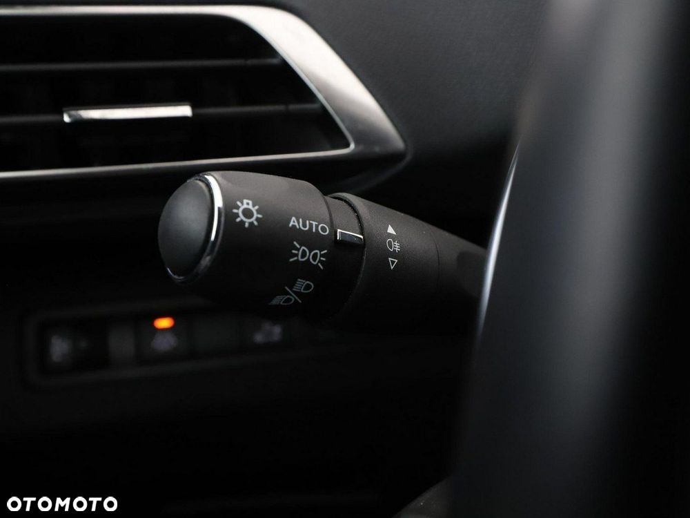 Peugeot 3008 PureTech 130 Stop & Start GPF EAT8 Allure - 37