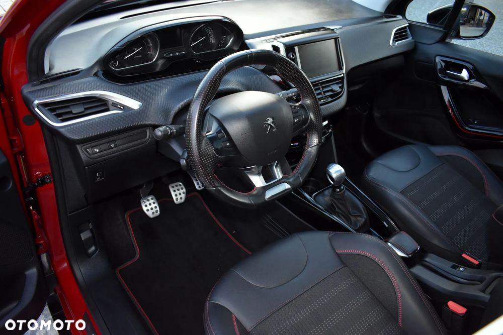 Peugeot 2008 PureTech 130 Stop&Start GT-Line Edition - 24