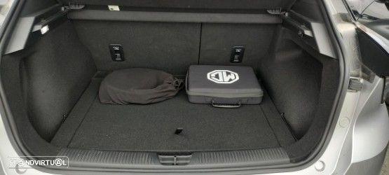 MG MG4 77 kWh Extended Range Luxury - 13