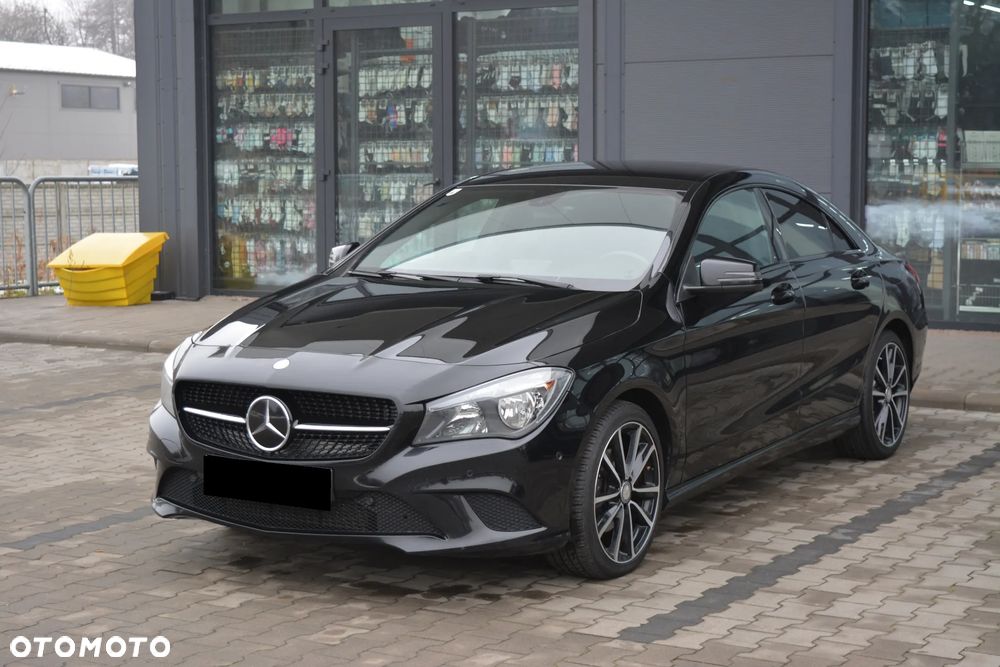 Mercedes-Benz CLA 180 7G-DCT StreetStyle - 29