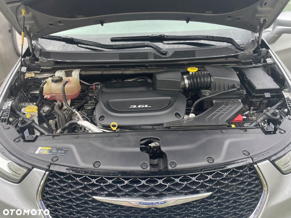 Chrysler Pacifica - 10