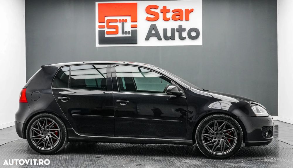 Volkswagen Golf 2.0 FSI GTI - 11