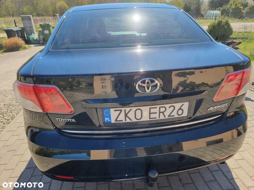 Toyota Avensis - 16