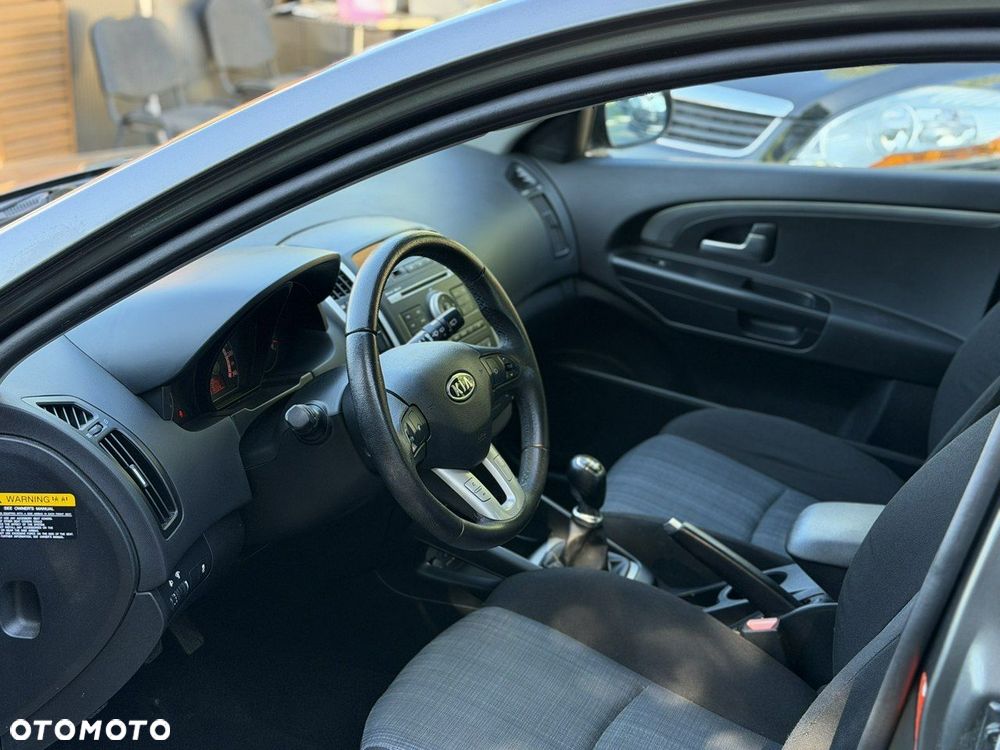 Kia Ceed - 12