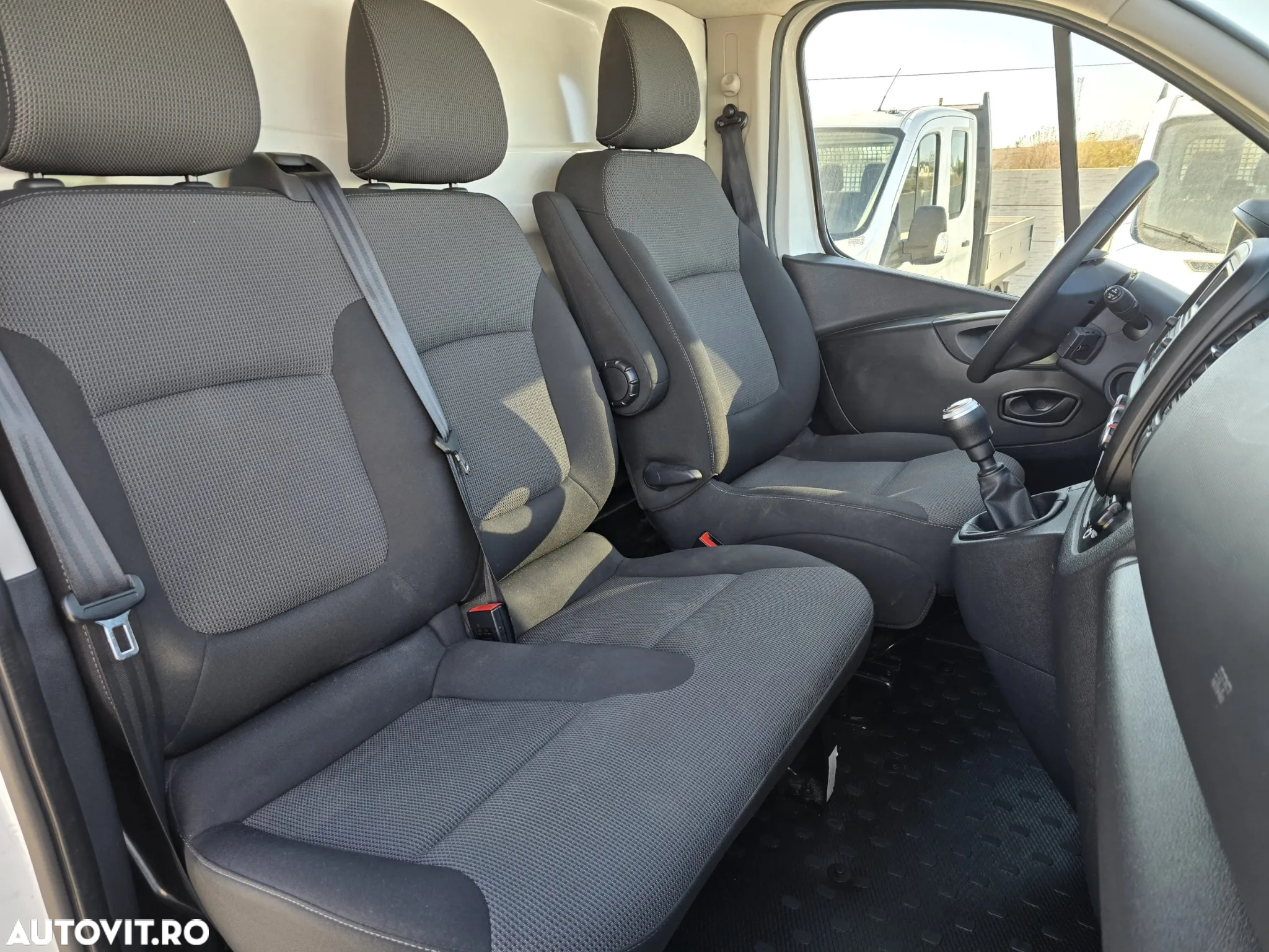 Renault New Trafic L2H1 - 19