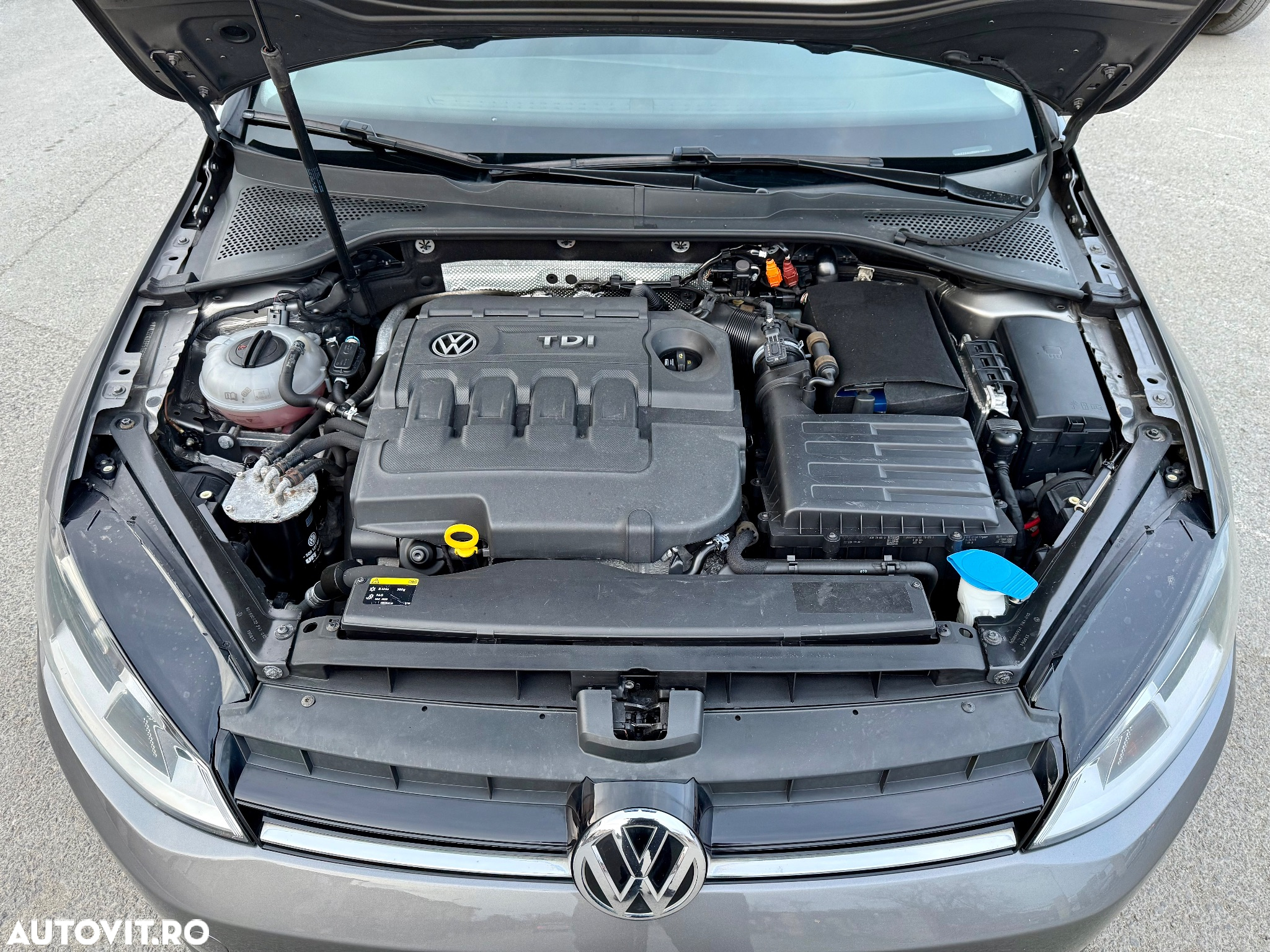 Volkswagen Golf 1.6 BlueTDI DSG Comfortline - 36