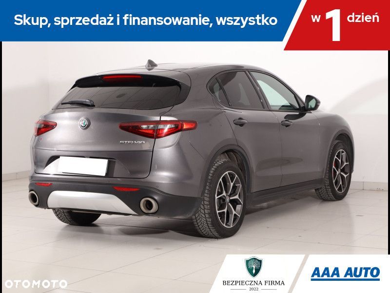 Alfa Romeo Stelvio - 6