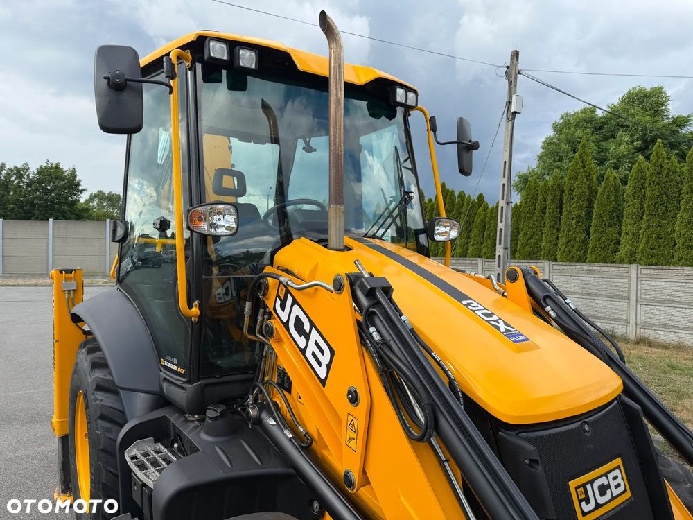 JCB 3CX PLUS AEC 1400Mth Salon PL - 23
