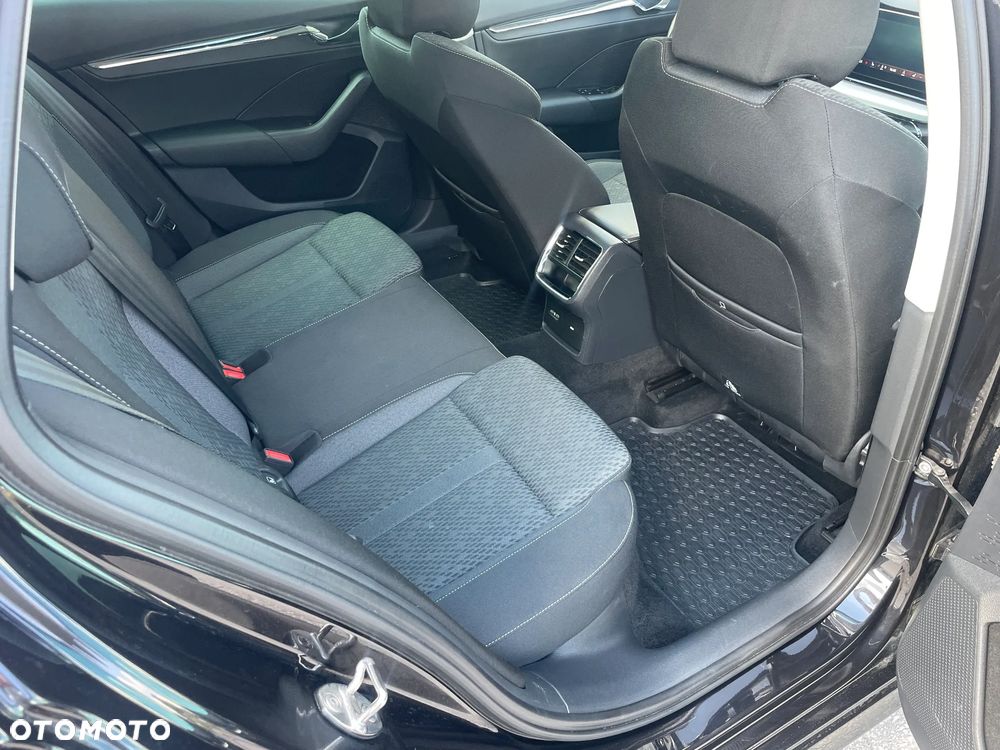 Skoda Octavia 2.0 TDI DSG Style - 9