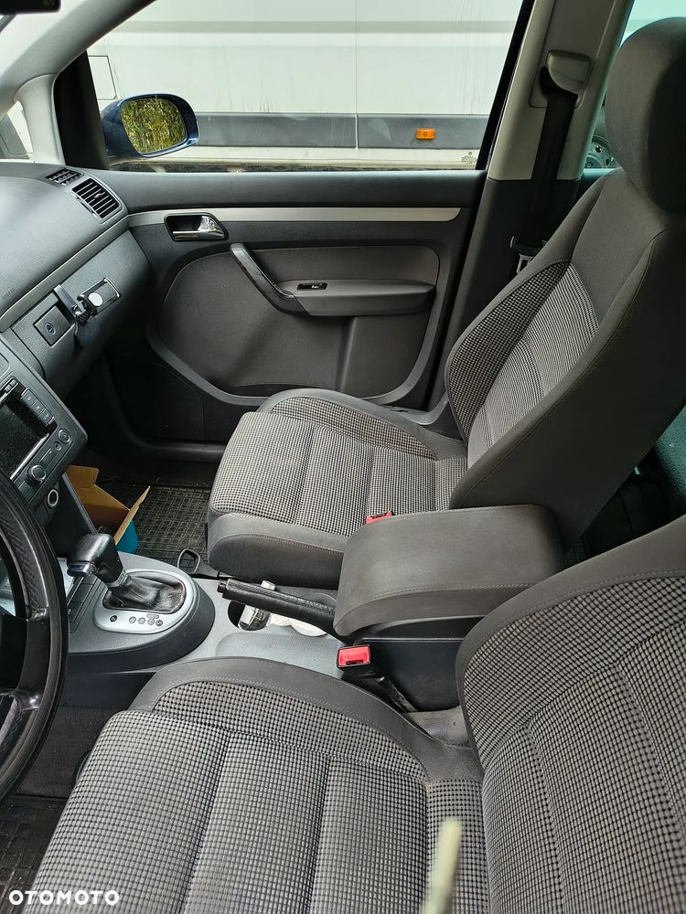 Volkswagen Touran - 6