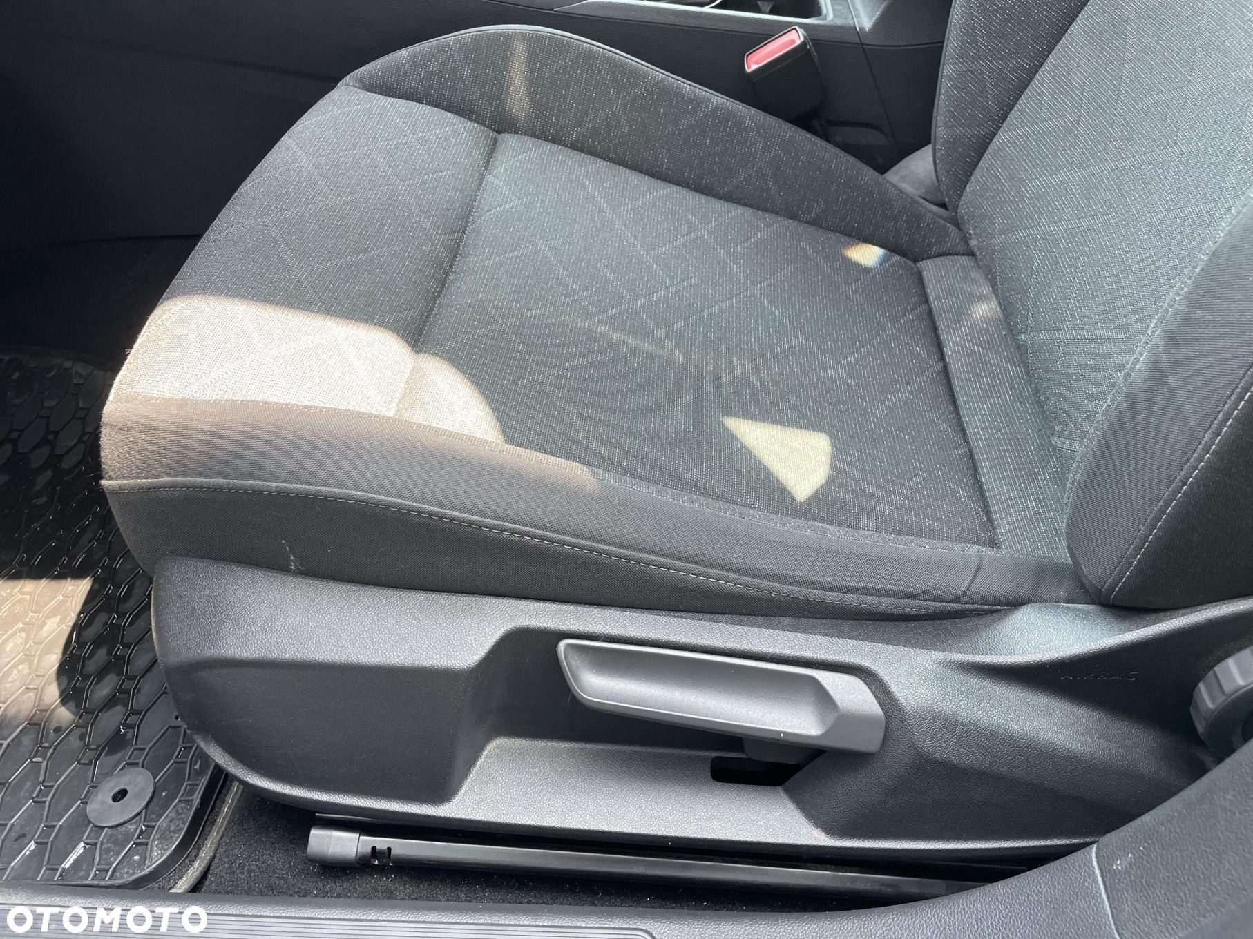 Volkswagen Golf VIII 2.0 TDI - 12