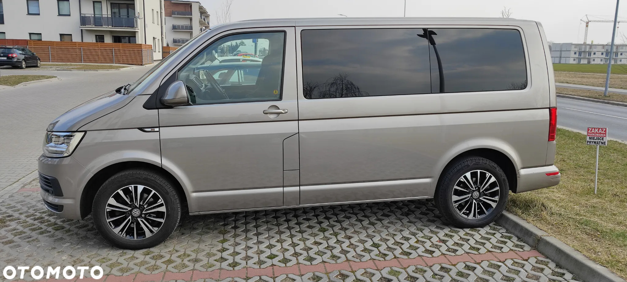Volkswagen Multivan - 10