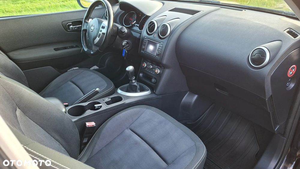 Nissan Qashqai 2.0 dCi Visia EU5 - 16