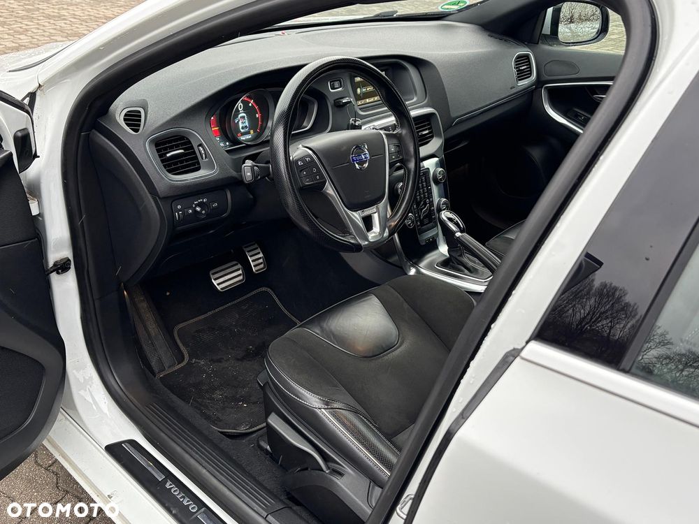 Volvo V40 D4 Geartronic RDesign - 8